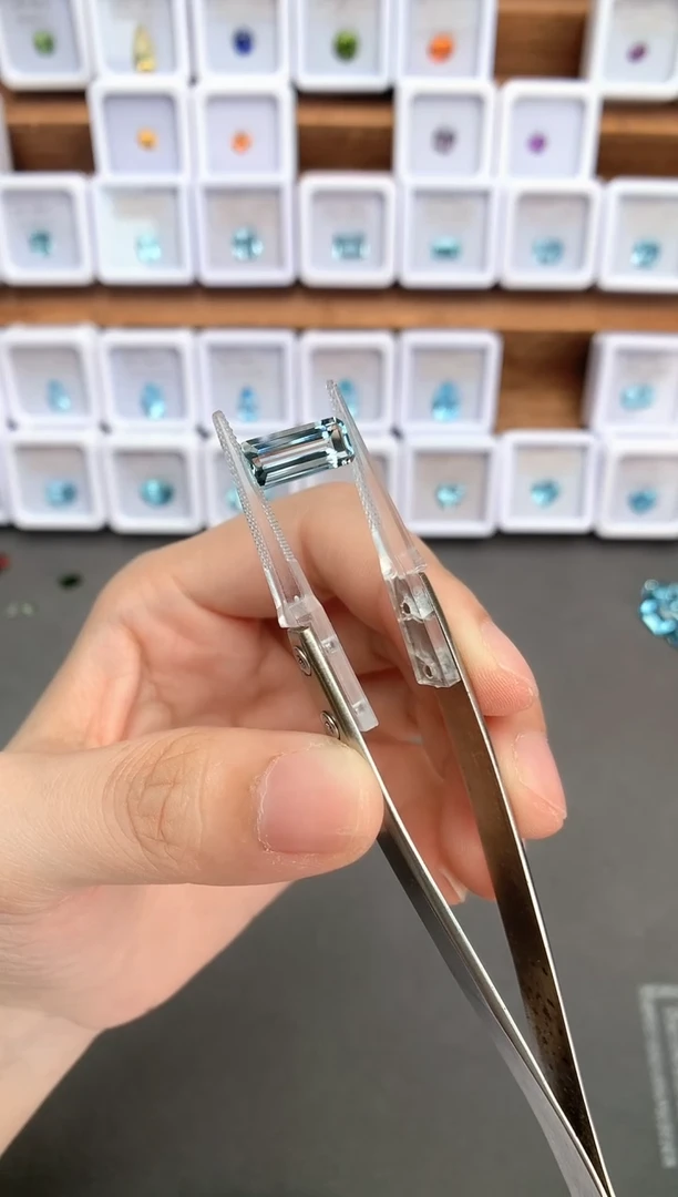 未镶嵌裸石定制海蓝宝石2.25ct