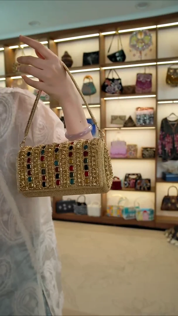 织物28百格汇手工串珠包