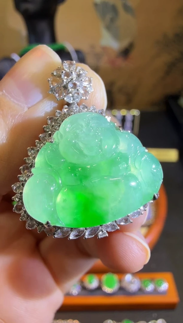 【闪购商品】翡翠吊坠(赠链)18K金镶嵌高冰肚里藏金佛公