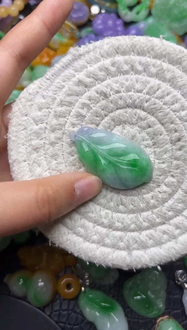 颈饰未镶嵌翡翠缅甸翡翠吊坠