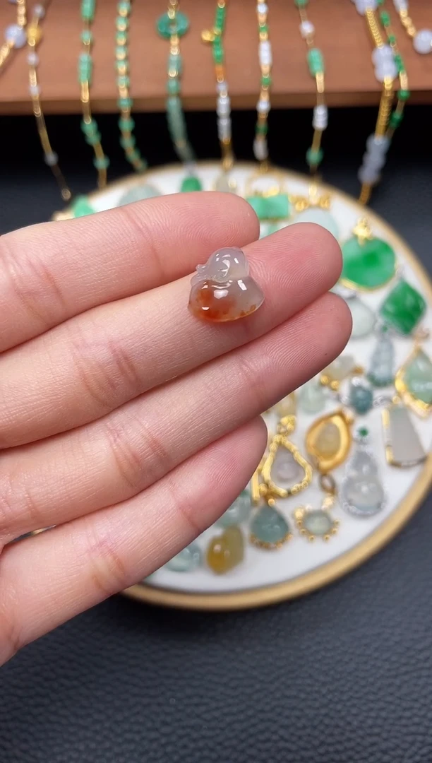 【闪购商品】翡翠吊坠(不含链)未镶嵌一个  JK709