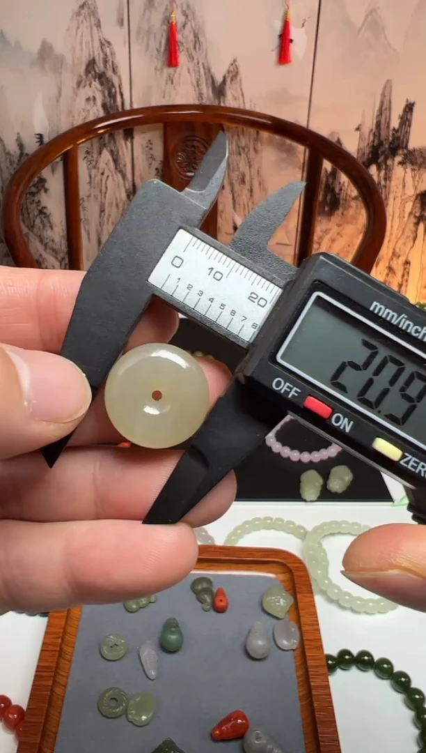 【闪购商品】和田玉颈饰未镶嵌甜甜圈