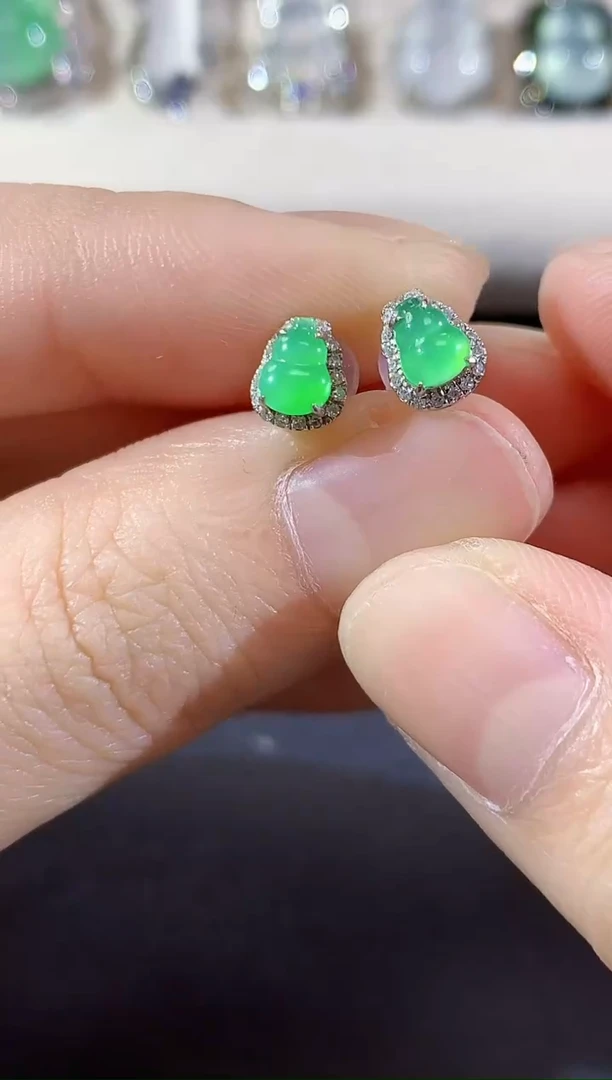 18K金镶嵌翡翠耳饰A5