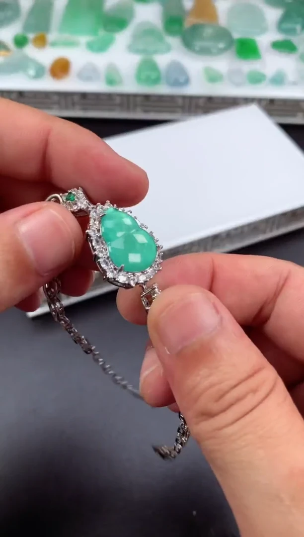 未镶嵌手链翡翠翡翠