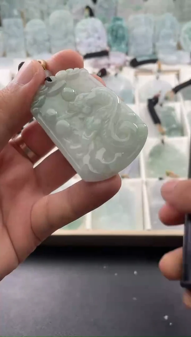 颈饰未镶嵌翡翠....10/19/.409