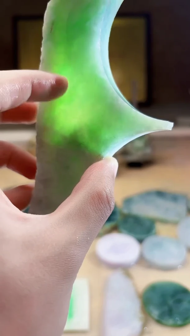 翡翠挂件未镶嵌A货张麦6207