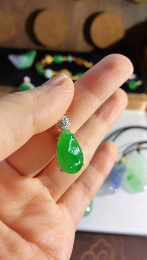 翡翠18K金镶嵌吊坠(不含链)吊坠