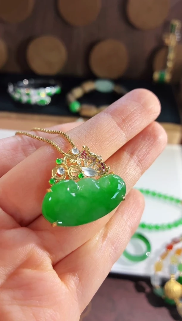 吊坠(不含链)18K金镶嵌翡翠吊坠