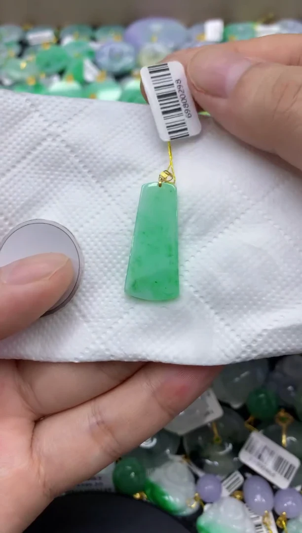 颈饰18K金镶嵌翡翠天然缅甸翡翠A货