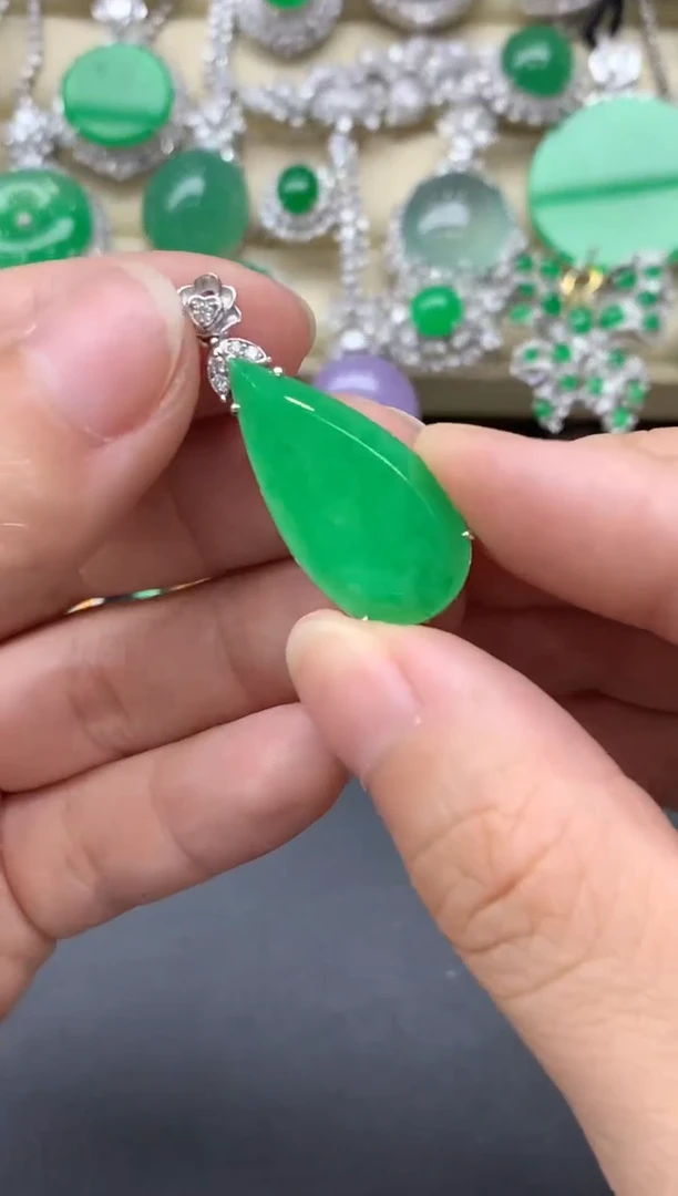 翡翠18K金镶嵌颈饰396-中国好珍宝