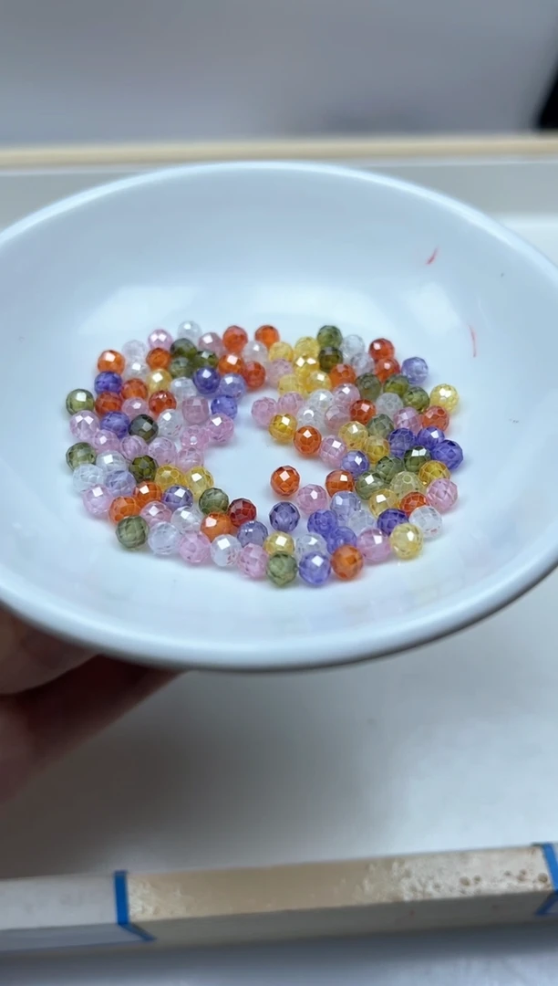 散珠天然锆石未镶嵌B2086 彩锆石切面4mm30个8.8元