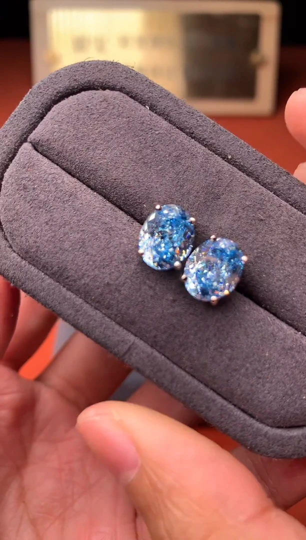 银S925镶嵌耳钉海蓝宝石2222