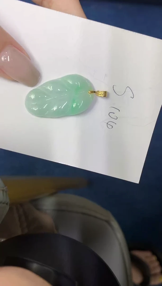 翡翠未镶嵌颈饰缅甸天然翡翠A货