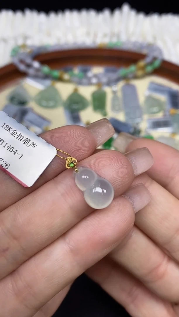 吊坠(不含链)18K金镶嵌翡翠葫芦18K金扣镶嵌@@CMT