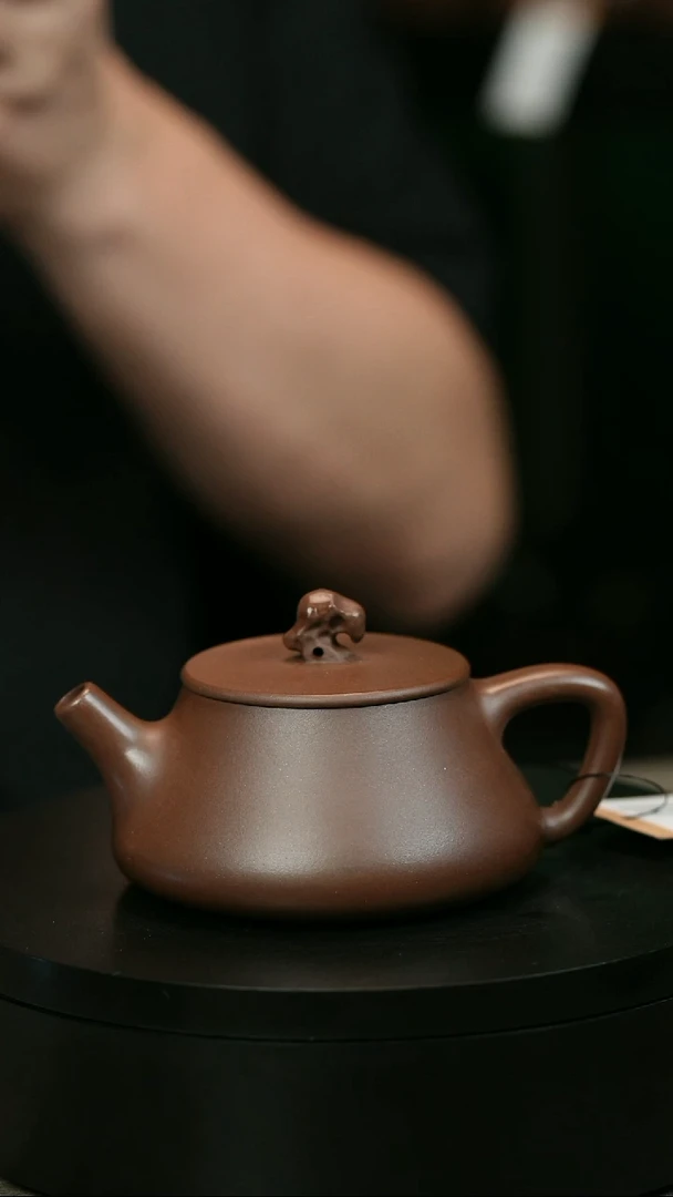 茶壶紫砂高***?H1998赵信军底槽清太湖石纳瓢