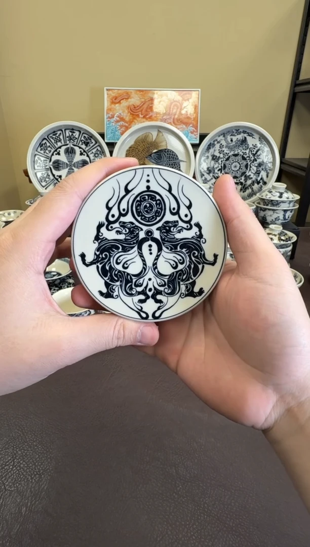 二号釉虎符纹盖置