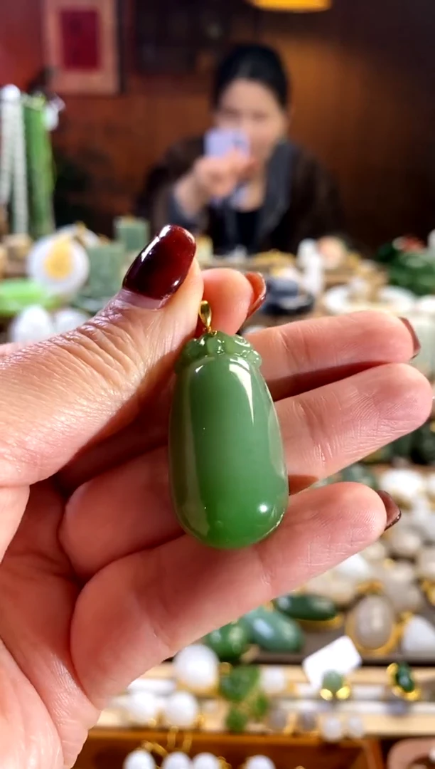 【闪购商品】和田玉吊坠未镶嵌。