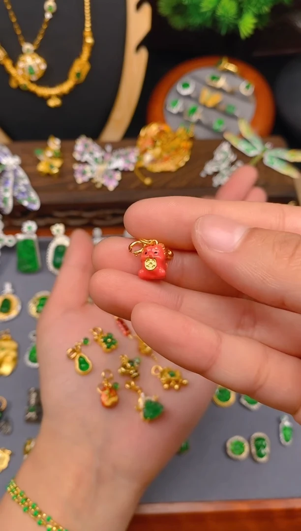 【闪购商品】翡翠吊坠(不含链)银S925镶嵌年兽