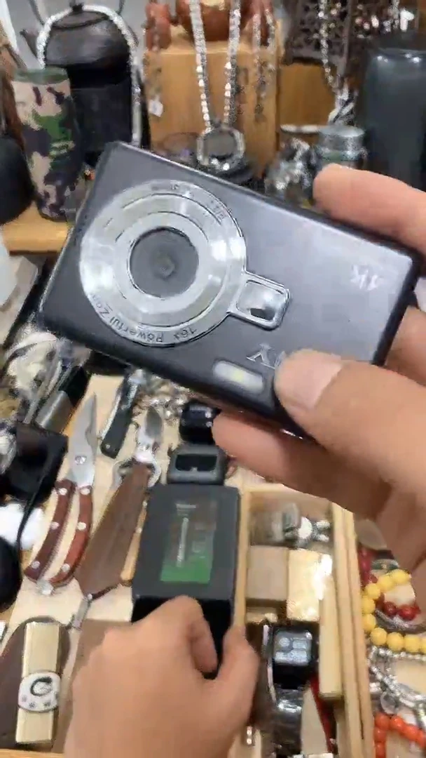 瓷片闪购商品  如图所示