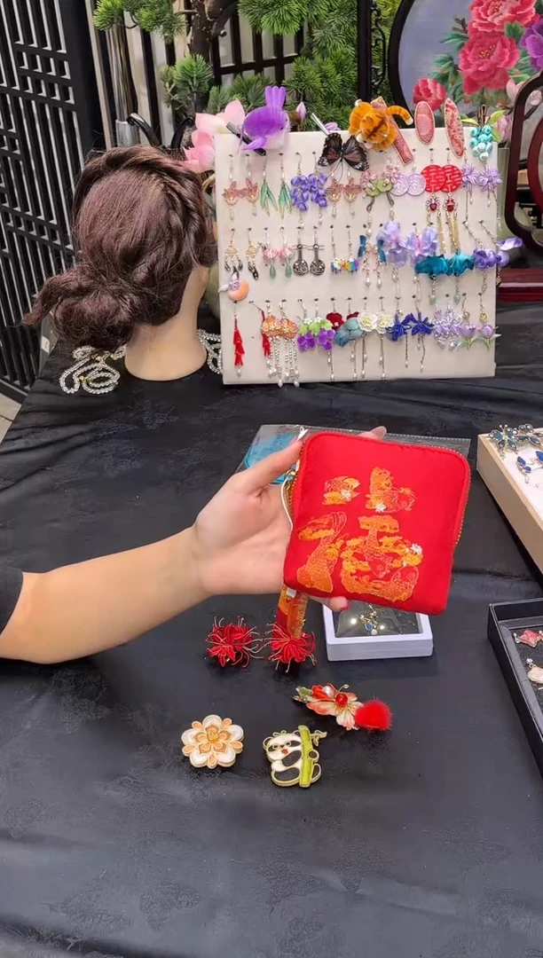 织绣浮**爱非遗手工苏绣饰品