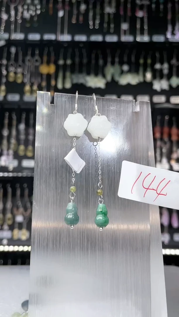 【闪购商品】紫晶耳饰银S925镶嵌喜欢拍随机发1