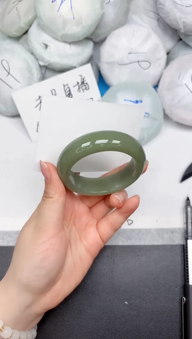 未镶嵌手镯石英质玉A269/5152