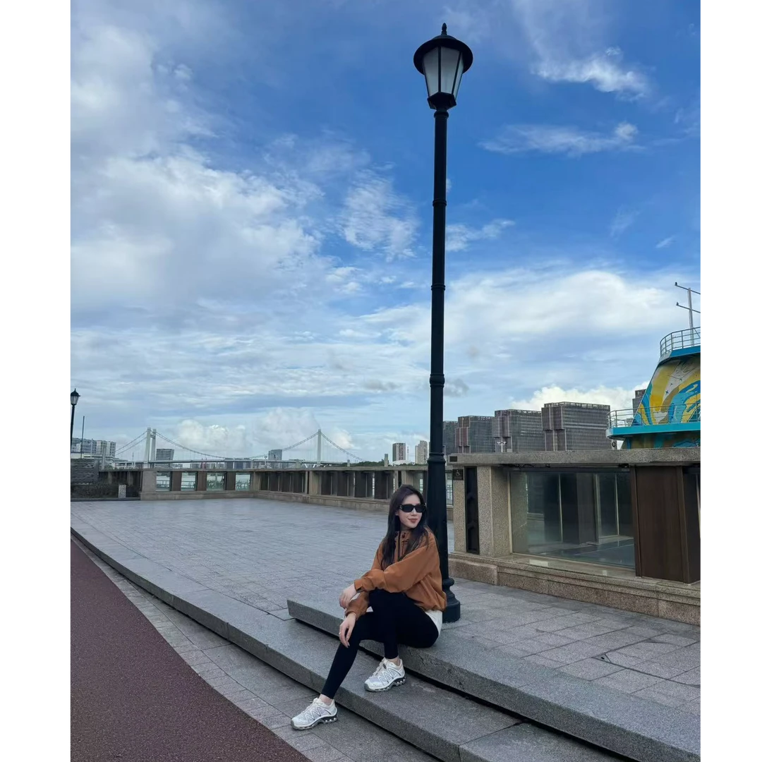 【梓铭】20663~漫游者～超好看短款防水冲锋衣外套女