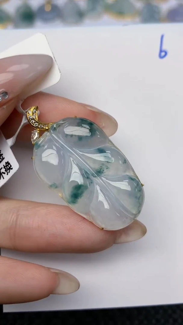 【闪购商品】翡翠颈饰18K金镶嵌天然翡翠A货