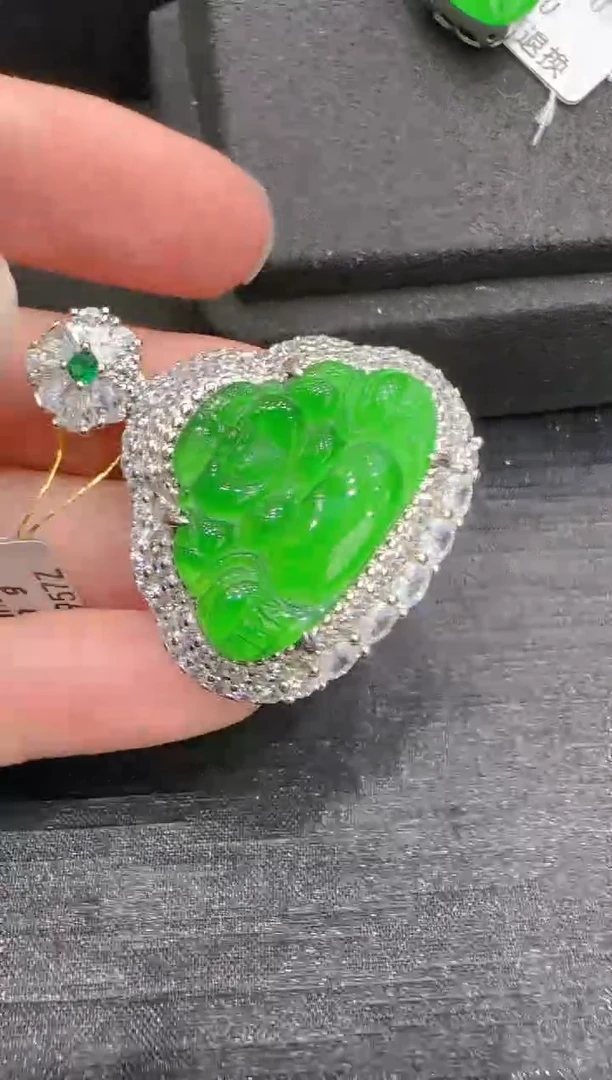 【闪购商品】翡翠吊坠(赠链)银S925镶嵌天然翡翠A货多样性发一件