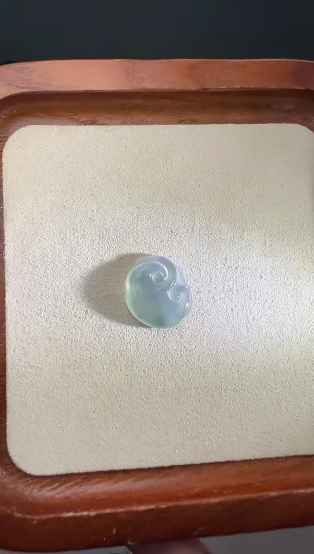 定制翡翠未镶嵌飘花如意