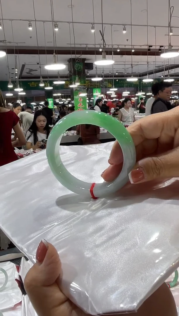 未镶嵌手镯翡翠翡翠手镯定制意向金
