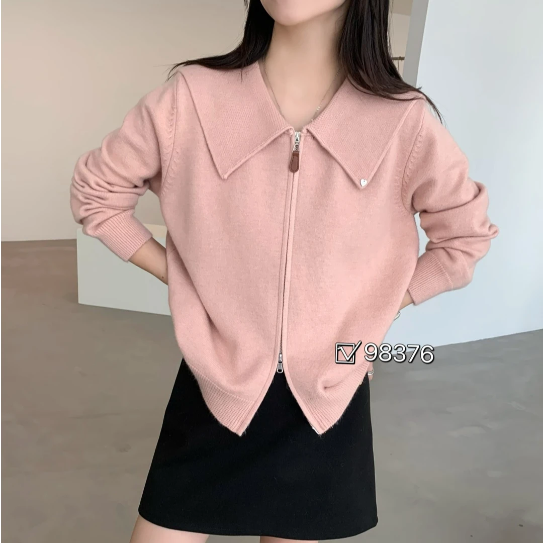 2025优米服饰经典百搭洋气显瘦方领拉链毛衣开衫外套秋冬长袖0925