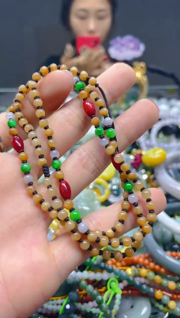 颈饰未镶嵌翡翠4MM/Q/翡翠A货，一件也是批发价