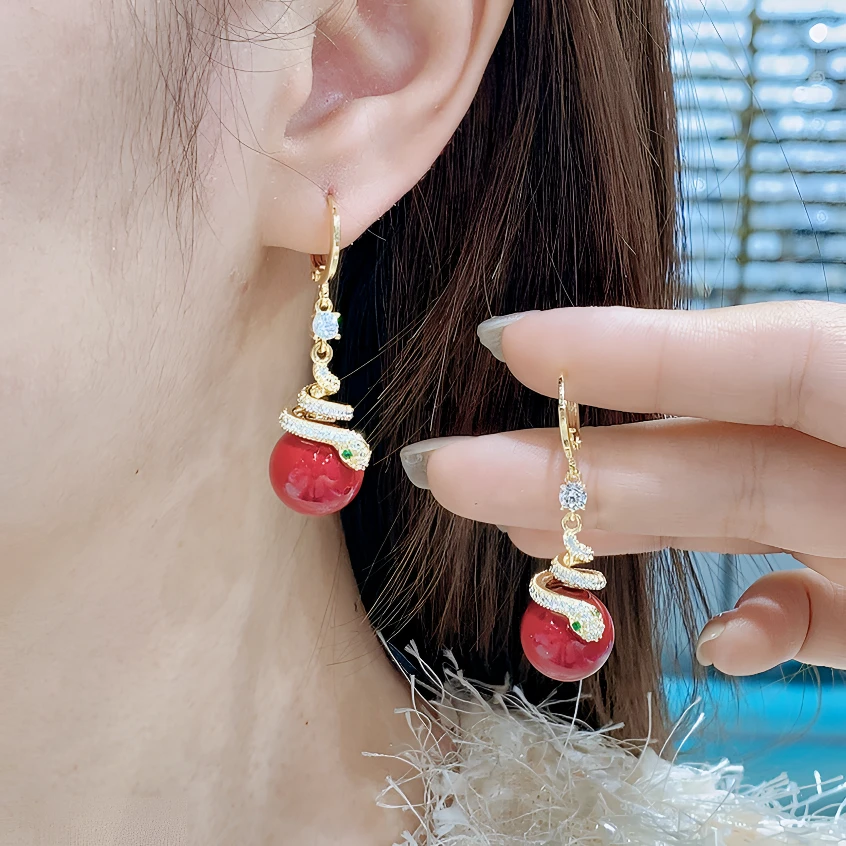 铜合金合成锆石耳饰 时尚红色珍珠长款蛇形耳环女轻奢新款耳饰
