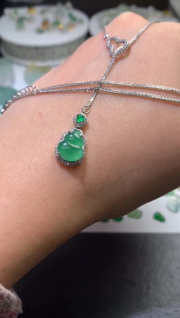 颈饰银S925镶嵌翡翠净货