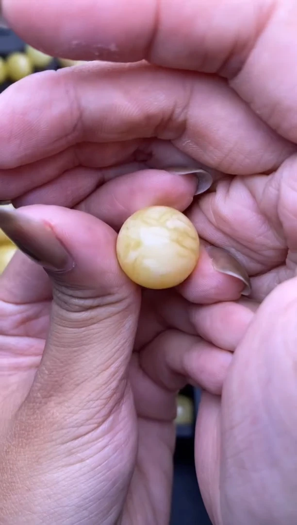 裸石琥珀未镶嵌大小姐珠宝125