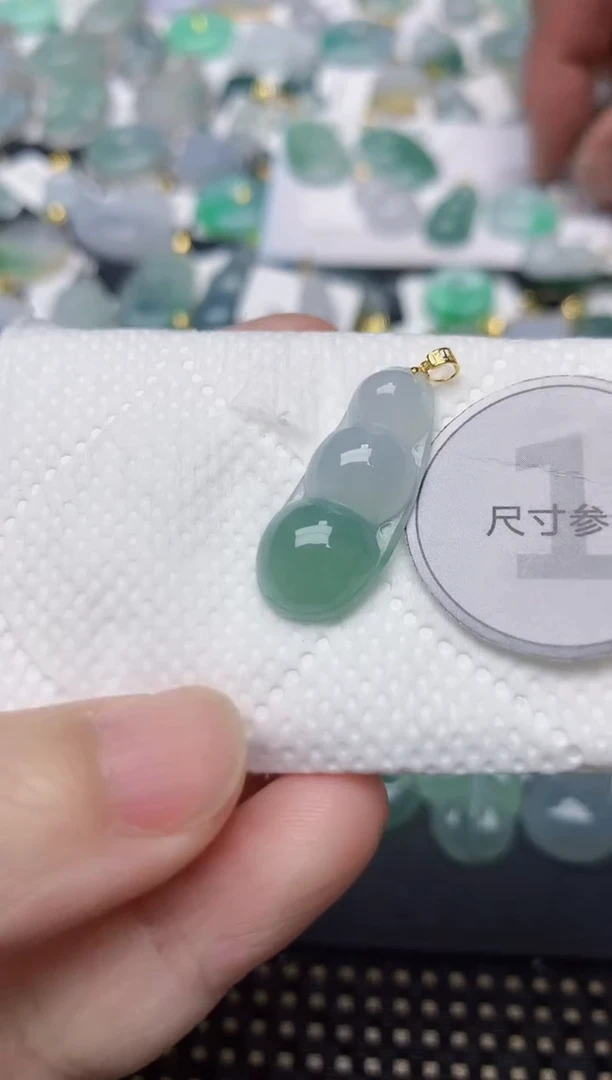 颈饰未镶嵌翡翠天然缅甸A货翡翠