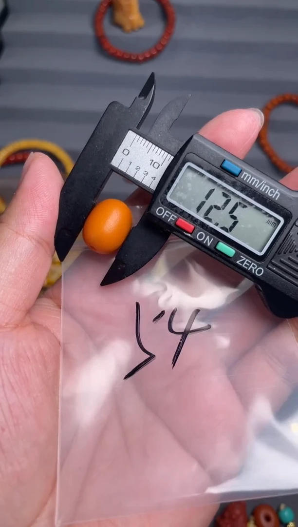 未镶嵌蜜蜡裸石多样性发货