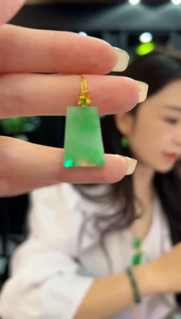 吊坠(不含链)18K金镶嵌翡翠 缅料A货/支持复检/一件