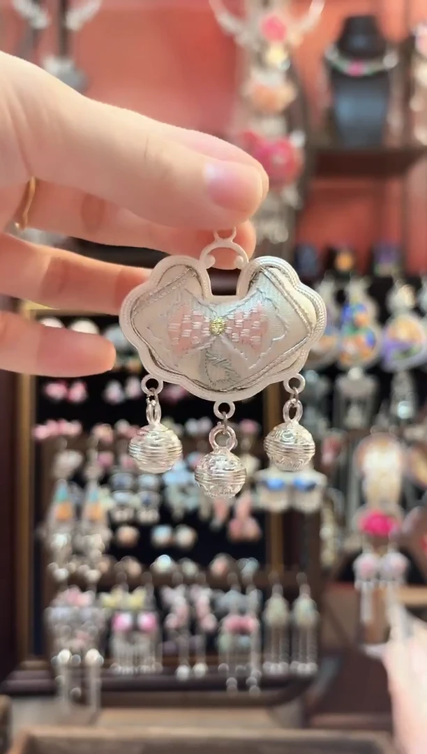 织绣云织谣民族风精美饰品   448