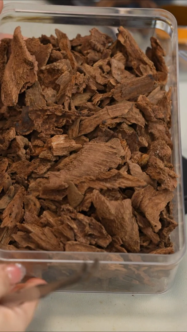 沉香沉香碎屑富森红土沉水熏香料 1g 多样性发一