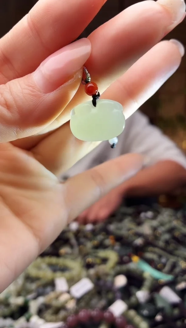 颈饰未镶嵌和田玉多样性发货，拍一发一