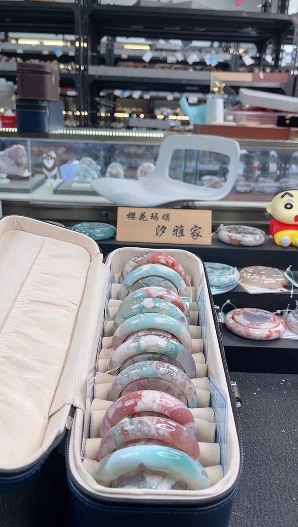 未镶嵌手镯石英质玉六*六圈口（赠品镯心）