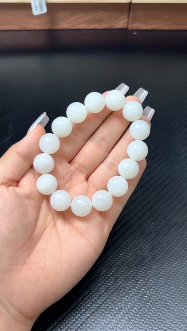 未镶嵌手串和田玉黑山微色差卡14m