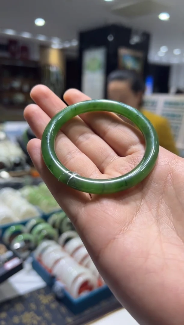 未镶嵌手镯和田玉55圈口  碧玉手镯