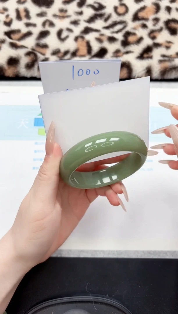 【闪购商品】石英质玉手镯未镶嵌19-60