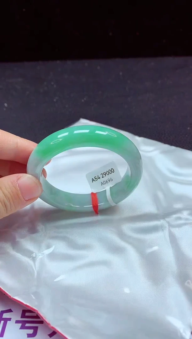 【闪购商品】翡翠手镯未镶嵌镯子54+