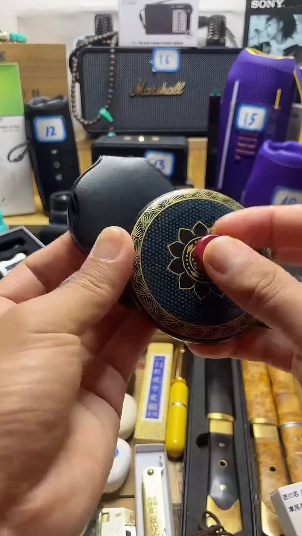 瓷片闪购商品 如图所示