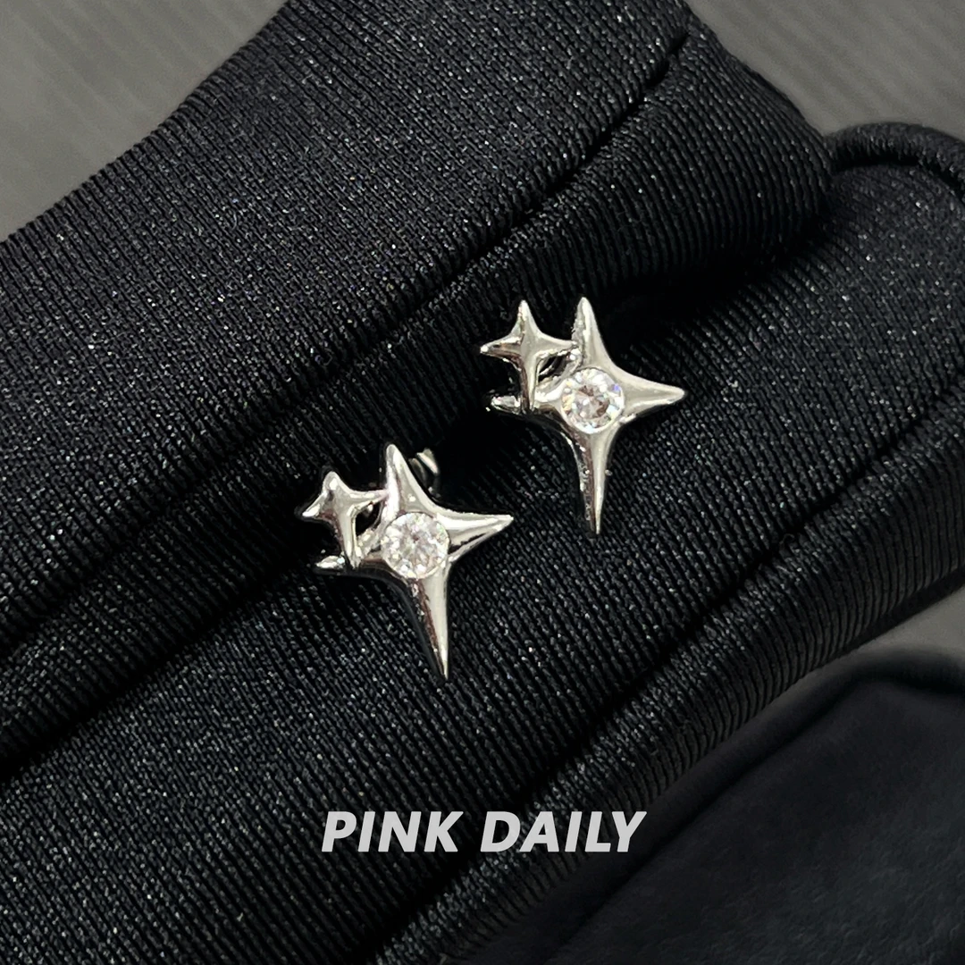 钛钢耳饰 Pink Daily冷淡风闪锆四芒星耳骨钉拧螺丝耳蜗钉养耳洞