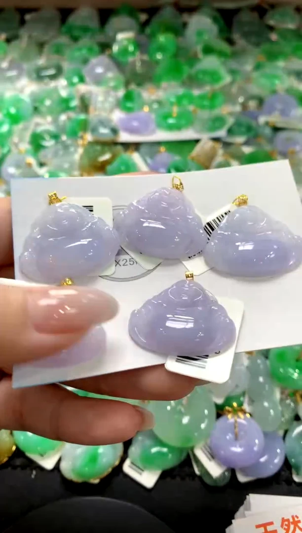 翡翠18K金镶嵌颈饰1111111111111111（多样性发其一）